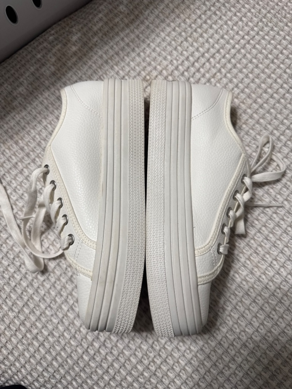 Steve Madden - Picture 2 of 4